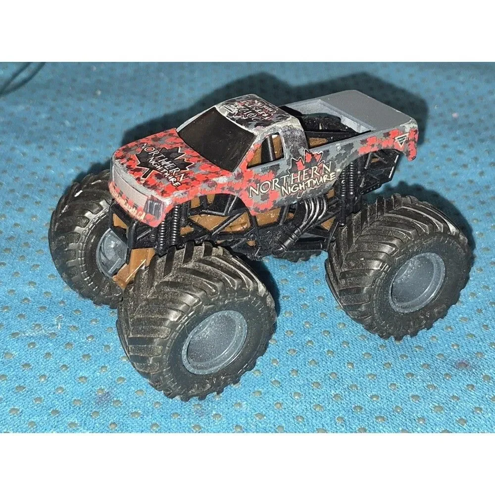 Hot Wheels Monster Jam Truck Northern Nightmare 2012 Freestyle Champion 1/64